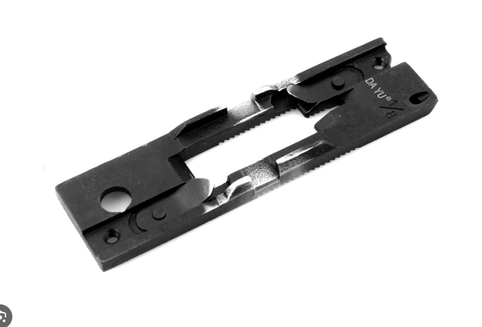 NEEDLE PLATE ASSEMBLY-1/8"